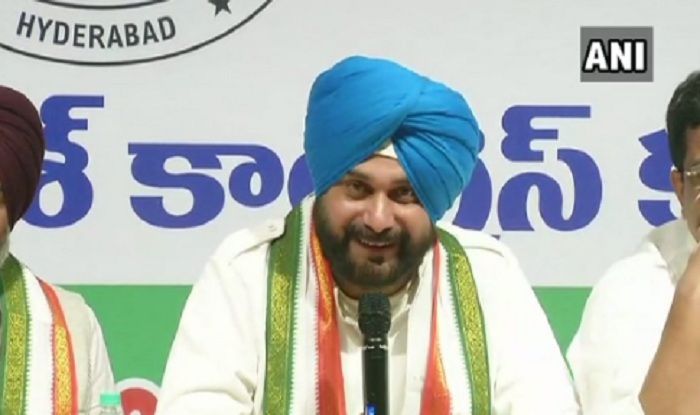 FIR Against Sidhu For Asking Muslims to Vote En Bloc to Defeat PM